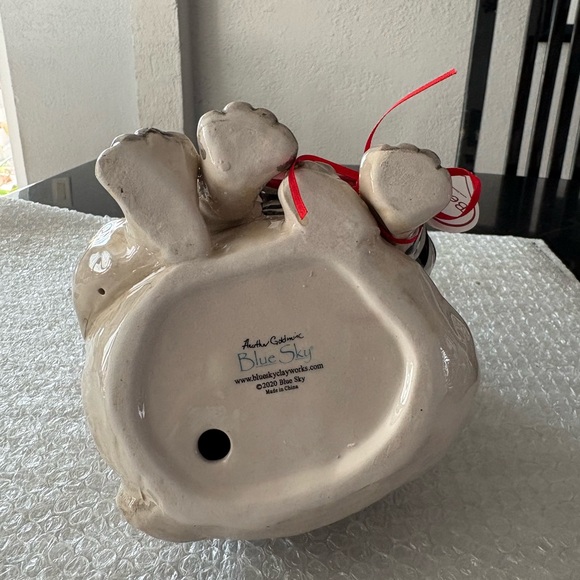 Blue sky  "Free French Kisses" Bulldog figurine - Picture 6 of 7